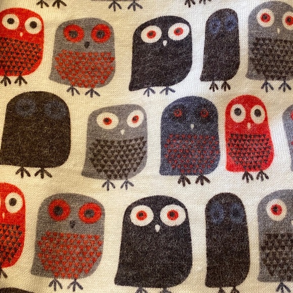 Amici Accessories large fabric hobo bag with an owl print. - Picture 2 of 5